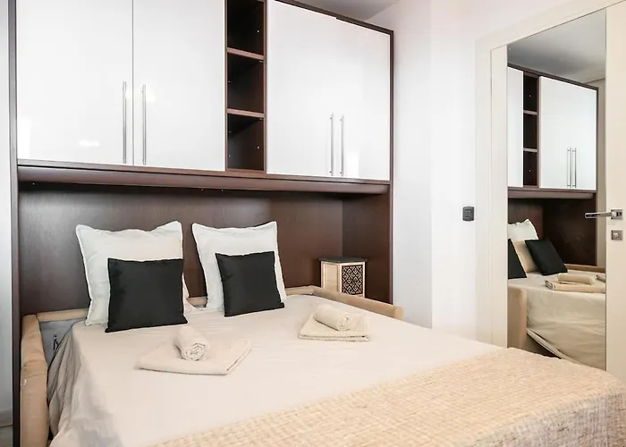 Le Cap Sud - Calme Piscine - Clim Balcon * Menton