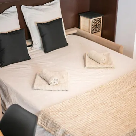 Le Cap Sud - Calme - Piscine - Garavan Apartment