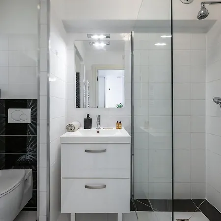 Le Cap Sud - Calme Piscine - Clim Balcon * Menton